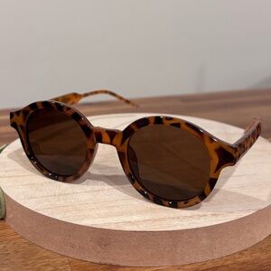 Timeless Tortoise Round Sunglasses Trendy sunnies/shades